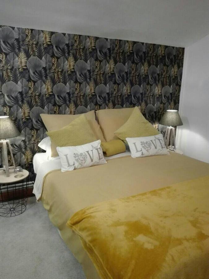 Bed and Breakfast L'Esquilon Chambre D'Hote Thiat Екстер'єр фото