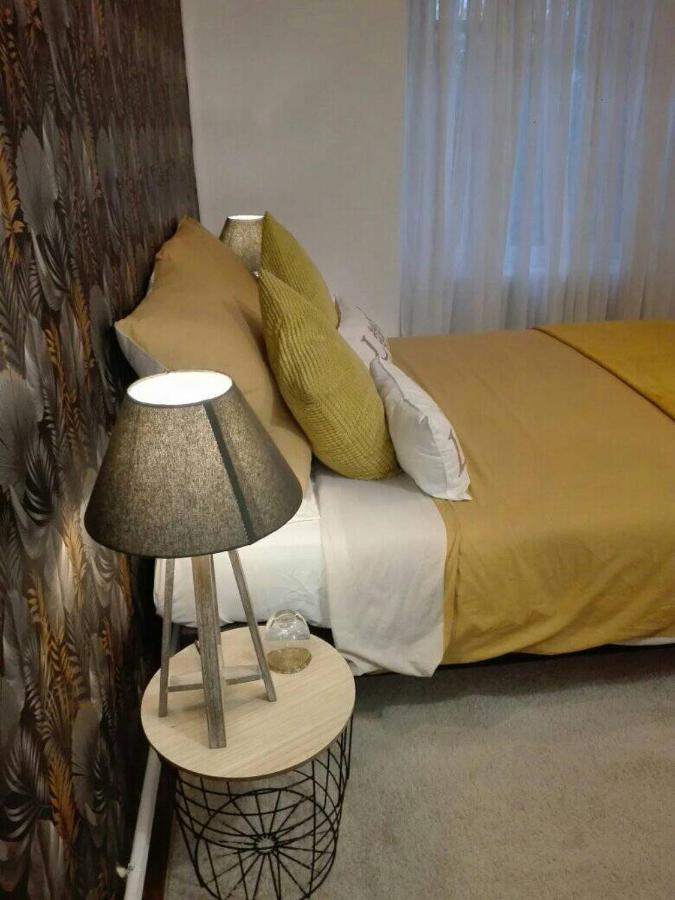 Bed and Breakfast L'Esquilon Chambre D'Hote Thiat Екстер'єр фото