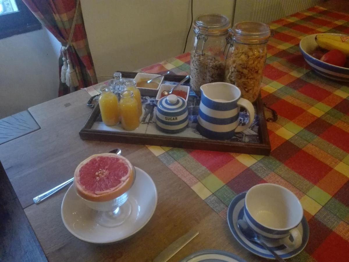 Bed and Breakfast L'Esquilon Chambre D'Hote Thiat Екстер'єр фото