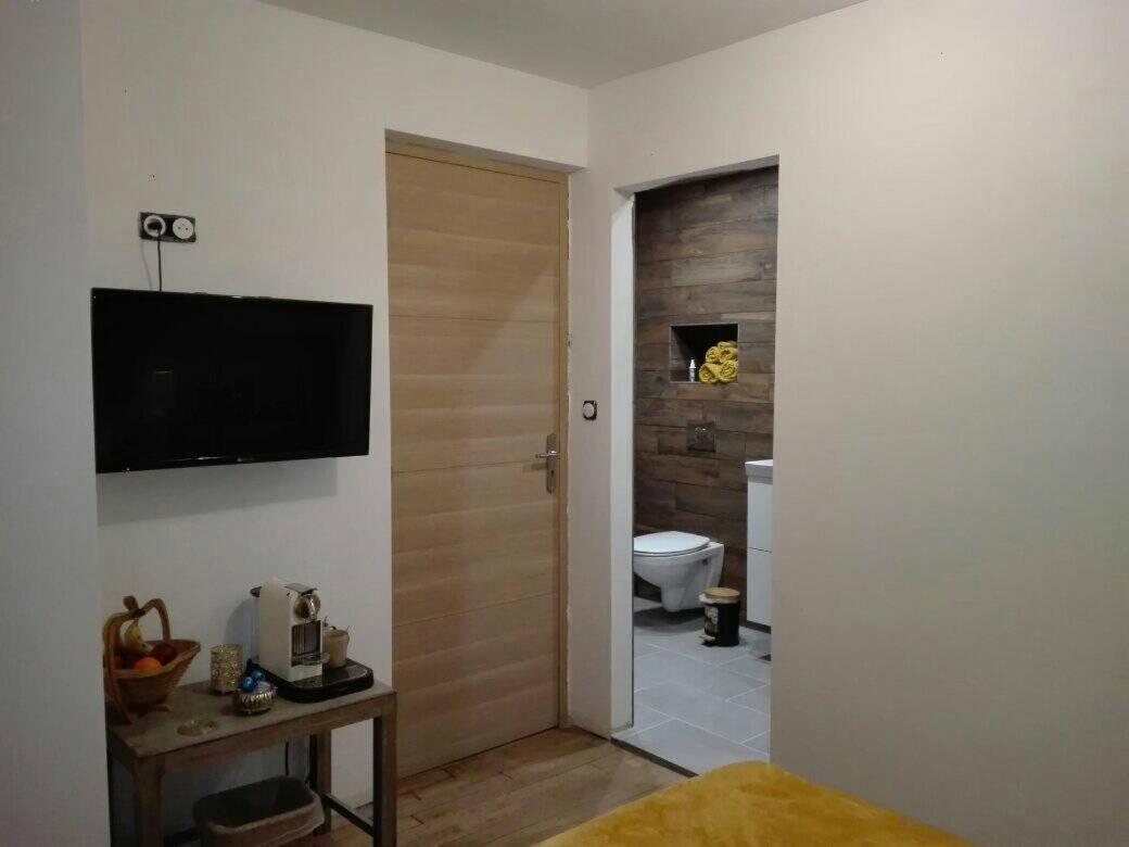 Bed and Breakfast L'Esquilon Chambre D'Hote Thiat Екстер'єр фото