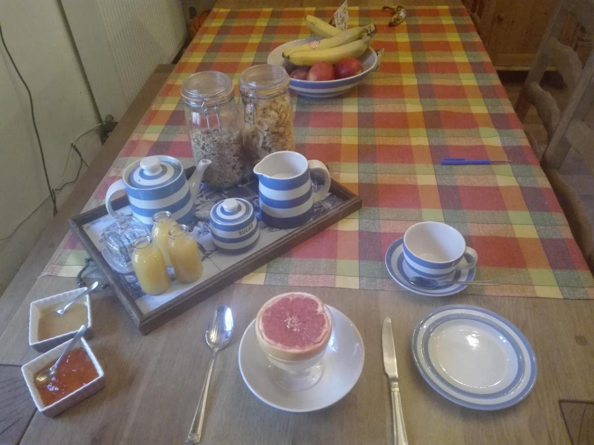 Bed and Breakfast L'Esquilon Chambre D'Hote Thiat Екстер'єр фото